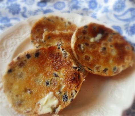 toasted teacakes in english.